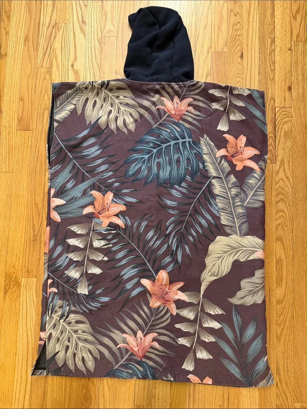 Nomadix S/M Multi-Color Tropical leaves and flowers Changing Poncho great cond - Picture 5 of 9